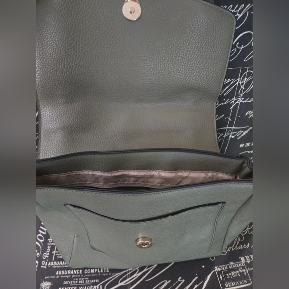 Steve Madden Olive Shoulder Bag with Pink Interior - Picture 2 of 6